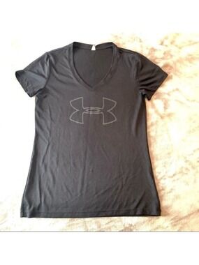 UNDER Armour v-neck  activewear t-shirt size XS
